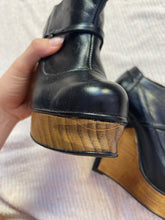 Load image into Gallery viewer, Ana Locking Heels
