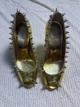 Load image into Gallery viewer, D&amp;G Spring 2007 Heels
