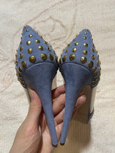 Load image into Gallery viewer, Brian Atwood Heels Seen on Carrie Bradshaw

