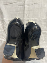 Load image into Gallery viewer, Marc Jacobs Spring 2008 Backwards Heels
