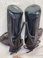 Load image into Gallery viewer, Giuseppe Zanotti Booties
