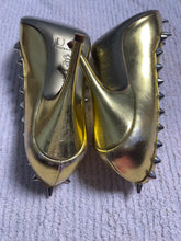 Load image into Gallery viewer, D&amp;G Spring 2007 Heels
