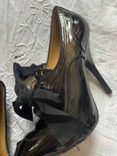 Load image into Gallery viewer, Lanvin Fall 2011 Heels
