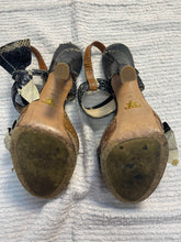 Load image into Gallery viewer, Prada Spring 2009 Heels
