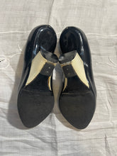 Load image into Gallery viewer, Marc Jacobs Spring 2008 Backwards Heels
