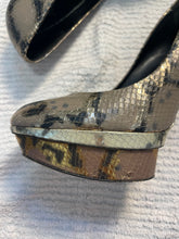 Load image into Gallery viewer, Brian Atwood Heels
