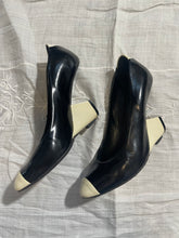 Load image into Gallery viewer, Marc Jacobs Spring 2008 Backwards Heels
