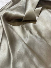 Load image into Gallery viewer, Gardem Dress
