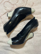 Load image into Gallery viewer, Marc Jacobs Spring 2008 Heels
