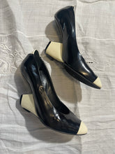 Load image into Gallery viewer, Marc Jacobs Spring 2008 Backwards Heels
