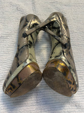 Load image into Gallery viewer, Brian Atwood Heels
