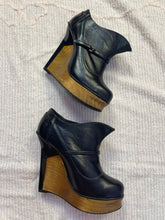 Load image into Gallery viewer, Ana Locking Heels
