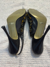 Load image into Gallery viewer, Dolce &amp; Gabbana Heels
