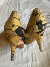 Load image into Gallery viewer, Moschino Cheap &amp; Chic Fall 2006 Heels
