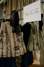Load image into Gallery viewer, Moschino Cheap &amp; Chic Fall 2006 Heels
